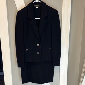 Elegant Black Women's Blazer and skirt suit